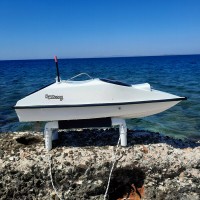 ΕΡΜΗΣ V4 σκάφος για ψάρεμα από την ακτή