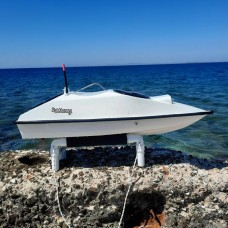 ΕΡΜΗΣ V4 σκάφος για ψάρεμα από την ακτή